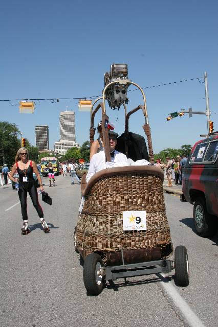 v2006_ArtCar_3_Parade 089 